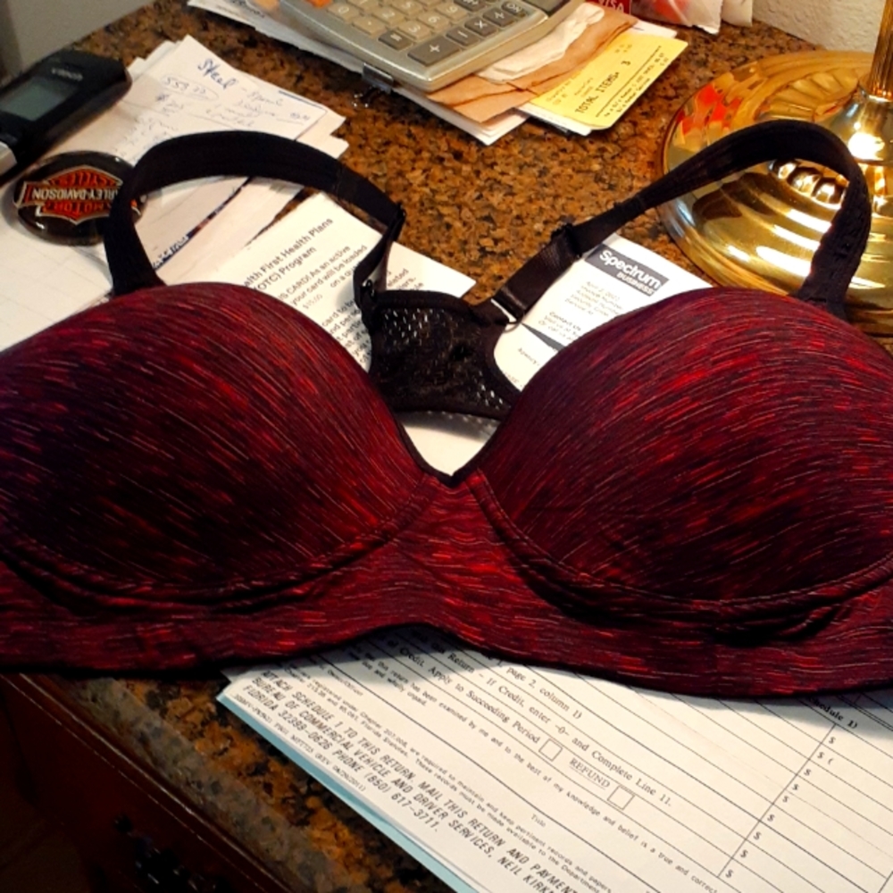 Delta burke new w/o tag 38c bra.